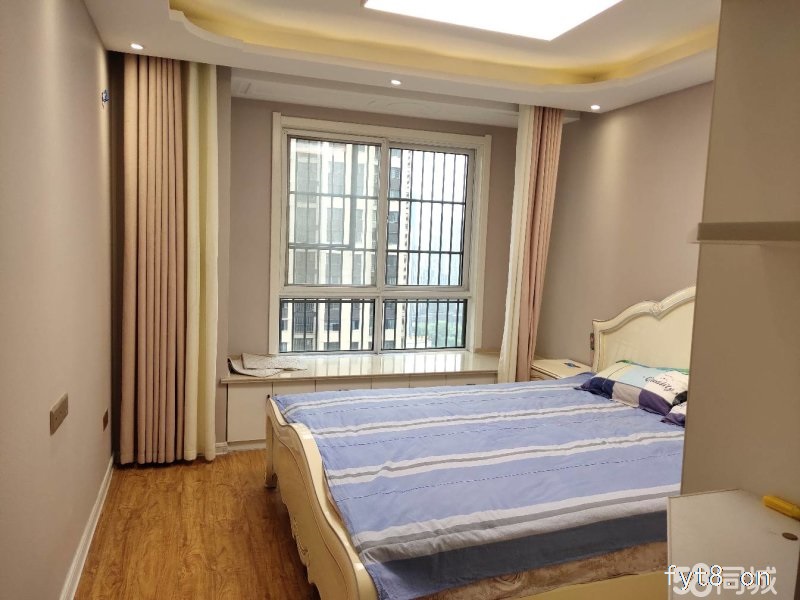 诚心出售,家电家具全送,看房方便